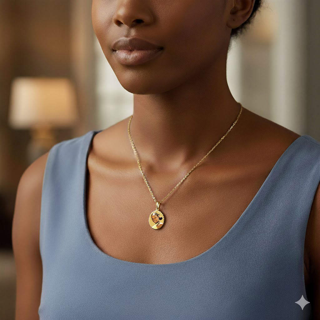 Oval Picture Pendant with Diamond Cut Edge - Personalized Custom Jewelry with Your Pictures | Sterling Silver