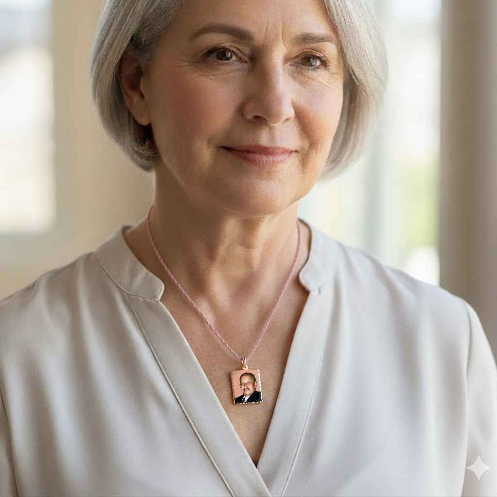 14K Gold Rectangle Picture Pendant with Diamond Cut Edge - Personalized Custom Jewelry with Your Pictures