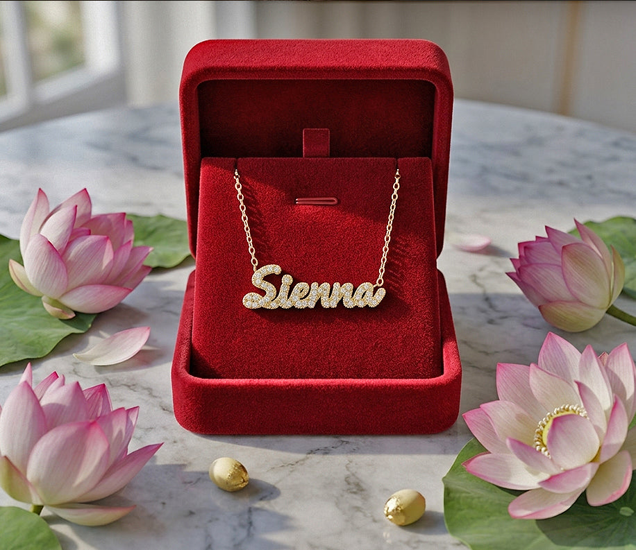 14K Gold and Pave Diamonds Name Necklace in Freestyle Script