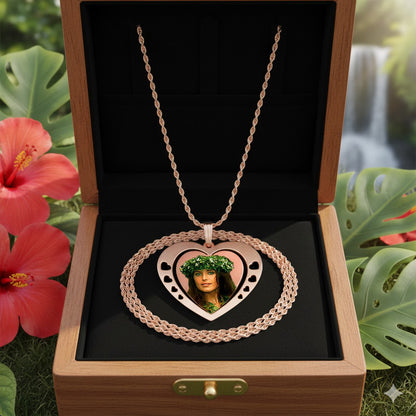 14K Gold Heart Shaped Picture Pendant with Hearts on Each Side