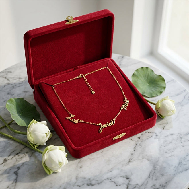 Freestyle Script and Hearts Multiple Name Necklace in High Polished 14K Gold | 8mm